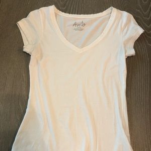 White t shirt v-neck
